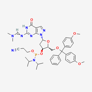 molecular formula C43H53N8O7P B1384566 8-氮杂-7-脱氮-2'-脱氧鸟苷3'-CE磷酰胺 CAS No. 500891-26-9