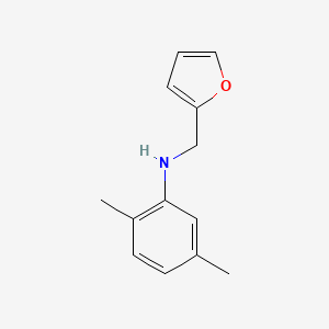 molecular formula C13H15NO B1385240 N-(2-呋喃甲基)-2,5-二甲基苯胺 CAS No. 1021058-39-8