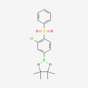 molecular formula C18H20BClO4S B13853564 2-[4-(Benzenesulfonyl)-3-chlorophenyl]-4,4,5,5-tetramethyl-1,3,2-dioxaborolane 