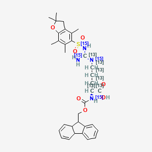 (2S)-2-(9,9a-dihydro-4aH-fluoren-9-ylmethoxycarbonyl(15N)amino)-5-[[(15N)azanyl-[(2,2,4,6,7-pentamethyl-3H-1-benzofuran-5-yl)sulfonyl(15N)amino](113C)methylidene]amino](1,2,3,4,5-13C5)pentanoic acid