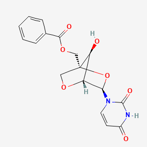 [(1R,3R,4R,7S)-3-(2,4-dioxopyrimidin-1-yl)-7-hydroxy-2,5-dioxabicyclo[2.2.1]heptan-1-yl]methyl benzoate