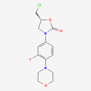 molecular formula C14H16ClFN2O3 B1391438 (R)-5-(Chloromethyl)-3-(3-fluoro-4-morpholinophenyl)oxazolidin-2-one CAS No. 496031-57-3
