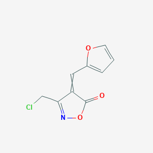 molecular formula C9H6ClNO3 B1392352 3-(Chloromethyl)-4-(furan-2-ylmethylidene)-1,2-oxazol-5-one CAS No. 1142199-26-5