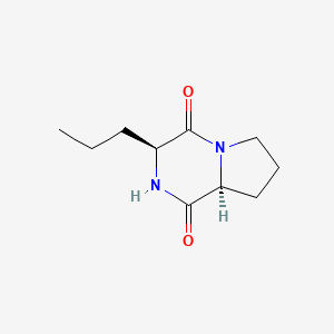 molecular formula C10H16N2O2 B1394229 (3S,8aS)-3-丙基六氢吡咯并[1,2-a]嘧啶-1,4-二酮 CAS No. 26626-89-1