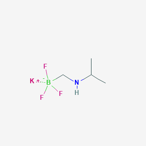 molecular formula C4H10BF3KN B1396131 Potassium trifluoro((isopropylamino)methyl)borate CAS No. 1705578-42-2