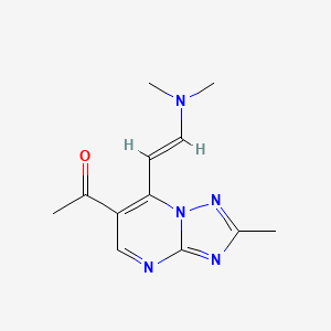 molecular formula C12H15N5O B1396357 1-{7-[(E)-2-(二甲氨基)乙烯基]-2-甲基[1,2,4]三唑并[1,5-a]嘧啶-6-基}乙酮 CAS No. 1306753-60-5