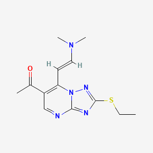 molecular formula C13H17N5OS B1396401 1-[7-[(E)-2-(二甲氨基)乙烯基]-2-(乙硫基)[1,2,4]三唑并[1,5-a]嘧啶-6-基]乙酮 CAS No. 1306753-63-8