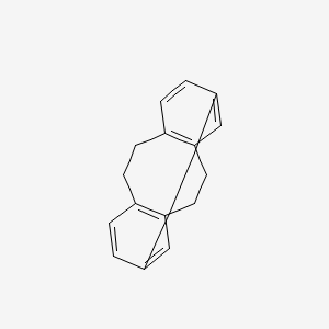 (2.2.2)(1,2,4)Cyclophane