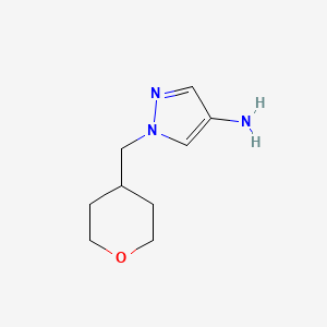 molecular formula C9H15N3O B1398980 1-((tetrahydro-2H-pyran-4-yl)methyl)-1H-pyrazol-4-amine CAS No. 1250965-95-7