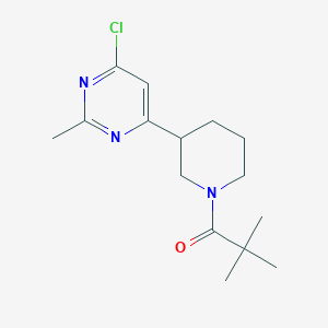 molecular formula C15H22ClN3O B1399433 1-(3-(6-氯-2-甲基嘧啶-4-基)哌啶-1-基)-2,2-二甲基丙酮 CAS No. 1316221-17-6