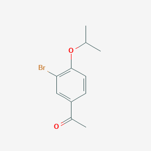 molecular formula C11H13BrO2 B1399680 1-[3-溴-4-(丙-2-yloxy)苯基]乙酮 CAS No. 1343288-64-1