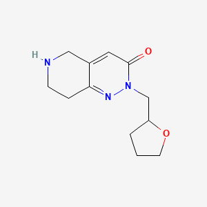 molecular formula C12H17N3O2 B1399707 2-((四氢呋喃-2-基)甲基)-5,6,7,8-四氢吡啶并[4,3-c]哒嗪-3(2H)-酮 CAS No. 1284359-48-3