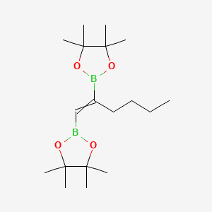 4,4,5,5-Tetramethyl-2-[1-(4,4,5,5-tetramethyl-1,3,2-dioxaborolan-2-yl)hex-1-en-2-yl]-1,3,2-dioxaborolane