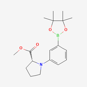 molecular formula C18H26BNO4 B14000621 (R)-methyl 1-(3-(4,4,5,5-tetramethyl-1,3,2-dioxaborolan-2-yl)phenyl)pyrrolidine-2-carboxylate 