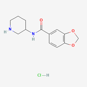 molecular formula C13H17ClN2O3 B1400203 N-(哌啶-3-基)苯并[d][1,3]二噁唑-5-甲酰胺盐酸盐 CAS No. 1353951-66-2