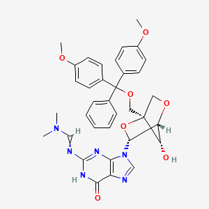 N'-(9-((1R,3R,4R,7S)-1-((Bis(4-methoxyphenyl)(phenyl)methoxy)methyl)-7-hydroxy-2,5-dioxabicyclo[2.2.1]heptan-3-yl)-6-oxo-6,9-dihydro-3H-purin-2-yl)-N,N-dimethylformimidamide