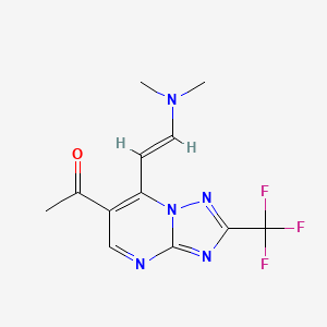 molecular formula C12H12F3N5O B1400914 1-[7-[(E)-2-(二甲氨基)乙烯基]-2-(三氟甲基)[1,2,4]三唑并[1,5-a]嘧啶-6-基]乙酮 CAS No. 1374510-76-5