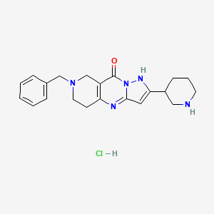 molecular formula C21H26ClN5O B1402388 7-Benzyl-2-piperidin-3-yl-5,6,7,8-tetrahydro-1,4,7,9a-tetraaza-cyclopenta[b]naphthalen-9-ol hydrochloride CAS No. 1361113-71-4