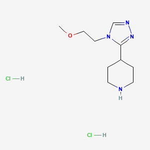 molecular formula C10H20Cl2N4O B1402699 4-[4-(2-甲氧基乙基)-4H-[1,2,4]三唑-3-基]-哌啶二盐酸盐 CAS No. 1361114-92-2