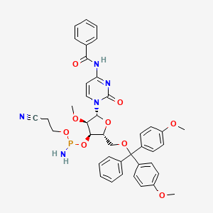 (2R,3R,4R,5R)-5-(4-Benzamido-2-oxopyrimidin-1(2H)-yl)-2-((bis(4-methoxyphenyl)(phenyl)methoxy)methyl)-4-methoxytetrahydrofuran-3-yl (2-cyanoethyl) phosphoramidite