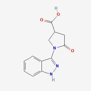 molecular formula C12H11N3O3 B1404562 1-(1H-吲唑-3-基)-5-氧代吡咯烷-3-羧酸 CAS No. 1401319-18-3