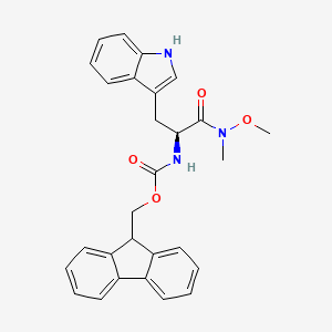 molecular formula C28H27N3O4 B1404645 9H-fluoren-9-ylmethyl N-[(1S)-2-(1H-indol-3-yl)-1-[methoxy(methyl)carbamoyl]ethyl]carbamate CAS No. 1610380-89-6