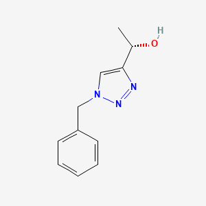 molecular formula C11H13N3O B1404761 （1S）-1-(1-苄基-1H-1,2,3-三唑-4-基）乙醇 >98%ee CAS No. 1610380-86-3