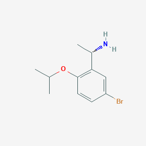 molecular formula C11H16BrNO B1405859 (1S)-1-[5-溴-2-(丙-2-yloxy)苯基]乙-1-胺 CAS No. 1344951-39-8