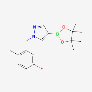B1406479 1H-Pyrazole, 1-[(5-fluoro-2-methylphenyl)methyl]-4-(4,4,5,5-tetramethyl-1,3,2-dioxaborolan-2-yl)- CAS No. 1604036-92-1