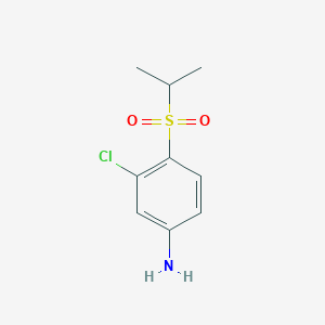 molecular formula C9H12ClNO2S B1407053 3-氯-4-(丙烷-2-磺酰)苯胺 CAS No. 1524969-32-1
