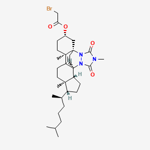 molecular formula C32H48BrN3O4 B14077281 [(1S,2R,5R,6R,10R,13S,15S)-6,10,18-trimethyl-5-[(2R)-6-methylheptan-2-yl]-17,19-dioxo-16,18,20-triazahexacyclo[13.5.2.01,9.02,6.010,15.016,20]docos-21-en-13-yl] 2-bromoacetate 