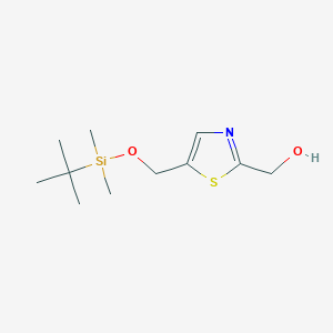 molecular formula C11H21NO2SSi B1407754 (5-(((tert-ブチルジメチルシリル)オキシ)メチル)チアゾール-2-イル)メタノール CAS No. 1381778-87-5