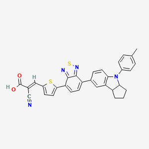 molecular formula C32H24N4O2S2 B14082310 (E)-2-Cyano-3-(5-(7-(4-(p-tolyl)-1,2,3,3a,4,8b-hexahydrocyclopenta[b]indol-7-yl)benzo[c][1,2,5]thiadiazol-4-yl)thiophen-2-yl)acrylic acid 