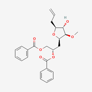 molecular formula C25H28O7 B14082392 (S)-3-((2R,3R,4S,5S)-5-Allyl-4-hydroxy-3-methoxytetrahydrofuran-2-yl)propane-1,2-diyl dibenzoate 