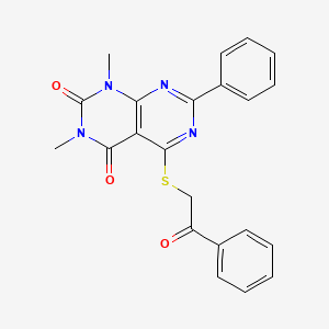 molecular formula C22H18N4O3S B14129002 1,3-dimethyl-5-((2-oxo-2-phenylethyl)thio)-7-phenylpyrimido[4,5-d]pyrimidine-2,4(1H,3H)-dione 