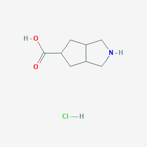 B1416119 Octahydrocyclopenta[c]pyrrole-5-carboxylic acid hydrochloride CAS No. 2203716-19-0