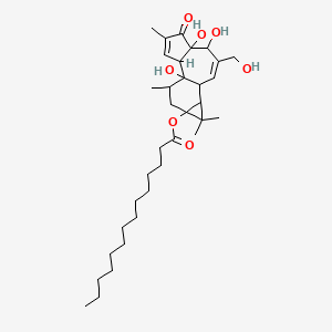 [1,6,7-Trihydroxy-8-(hydroxymethyl)-4,12,12,15-tetramethyl-5-oxo-13-tetracyclo[8.5.0.02,6.011,13]pentadeca-3,8-dienyl] tetradecanoate