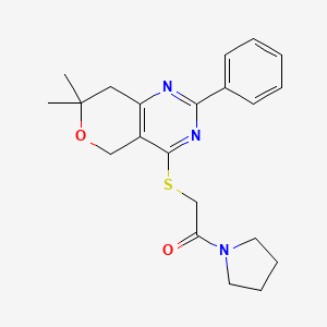 2-[(7,7-Dimethyl-2-phenyl-5,8-dihydropyrano[4,3-d]pyrimidin-4-yl)sulfanyl]-1-pyrrolidin-1-ylethanone