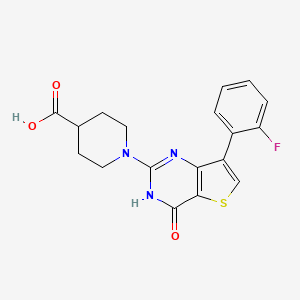 molecular formula C18H16FN3O3S B1417493 1-[7-(2-氟苯基)-4-氧代-3,4-二氢噻吩并[3,2-d]嘧啶-2-基]哌啶-4-羧酸 CAS No. 1242870-45-6