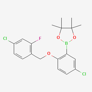 2-{5-Chloro-2-[(4-chloro-2-fluorophenyl)methoxy]phenyl}-4,4,5,5-tetramethyl-1,3,2-dioxaborolane