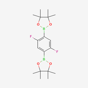 molecular formula C18H26B2F2O4 B1422129 2,2'-(2,5-二氟-1,4-苯撑)双(4,4,5,5-四甲基-1,3,2-二氧杂硼环) CAS No. 303006-90-8