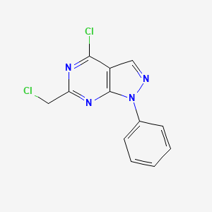 molecular formula C12H8Cl2N4 B1423085 4-chloro-6-(chloromethyl)-1-phenyl-1H-pyrazolo[3,4-d]pyrimidine CAS No. 1354952-35-4