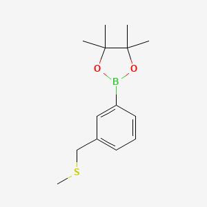 molecular formula C14H21BO2S B1423309 4,4,5,5-四甲基-2-{3-[(甲硫基)甲基]苯基}-1,3,2-二氧杂硼烷 CAS No. 1414923-65-1