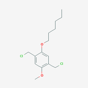 molecular formula C15H22Cl2O2 B14240817 1,4-Bis(chloromethyl)-2-(hexyloxy)-5-methoxybenzene CAS No. 218141-98-1