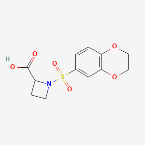 molecular formula C12H13NO6S B1424429 1-(2,3-Dihydro-1,4-benzodioxin-6-sulfonyl)azetidin-2-carbonsäure CAS No. 1311313-61-7