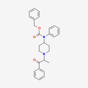 molecular formula C28H30N2O3 B1424472 苯甲基(1-(1-氧代-1-苯基丙-2-基)哌啶-4-基)(苯基)氨基甲酸酯 CAS No. 936498-12-3