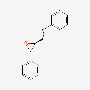 (2R,3S)-2-phenyl-3-(2-phenylethenyl)oxirane