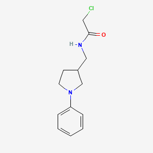 molecular formula C13H17ClN2O B1424903 2-氯-N-[(1-苯基吡咯烷-3-基)甲基]乙酰胺 CAS No. 1258641-14-3