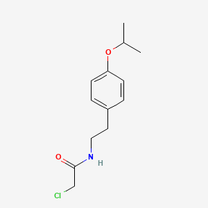 B1424987 2-chloro-N-{2-[4-(propan-2-yloxy)phenyl]ethyl}acetamide CAS No. 92105-53-8