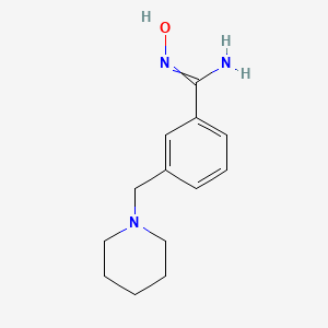 molecular formula C13H19N3O B1425555 N'-hydroxy-3-[(piperidin-1-yl)methyl]benzene-1-carboximidamide CAS No. 1016857-30-9